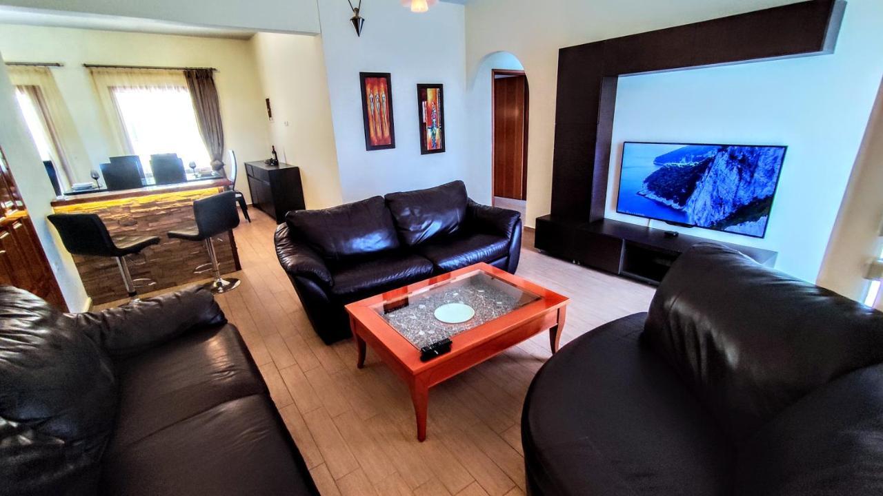شقة The Elysian At Nicopolis Jacuzzi Nikopolis المظهر الخارجي الصورة