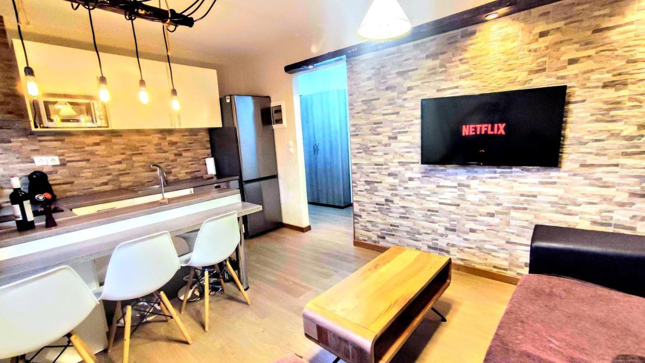 شقة The Elysian At Nicopolis Jacuzzi Nikopolis المظهر الخارجي الصورة