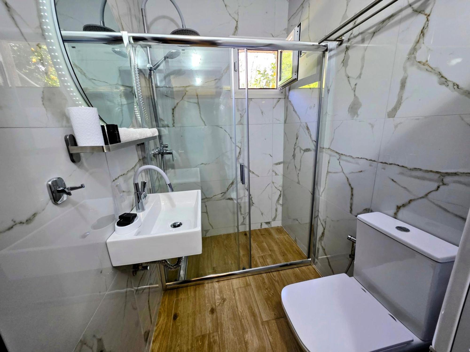شقة The Elysian At Nicopolis Jacuzzi Nikopolis المظهر الخارجي الصورة