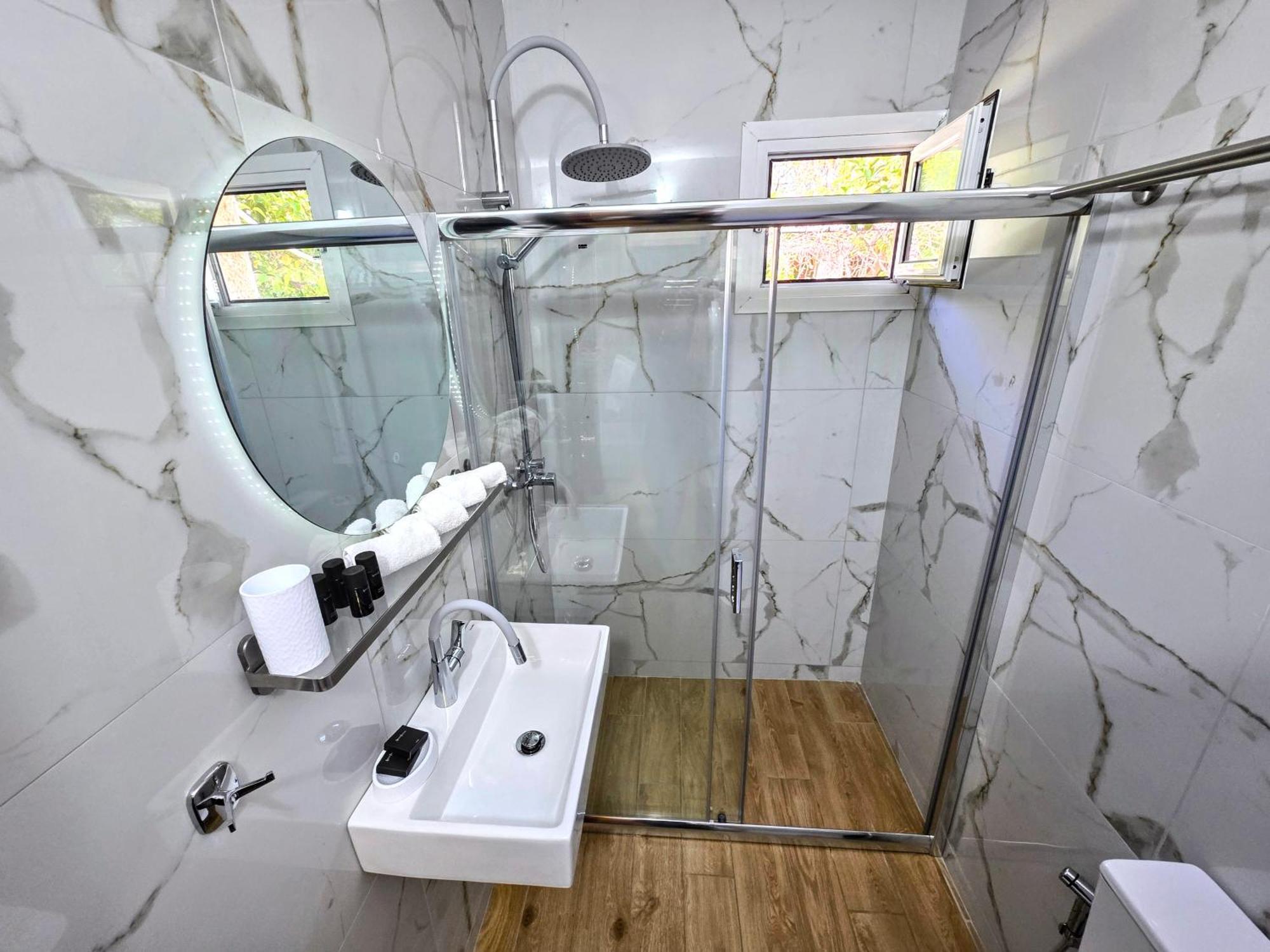 شقة The Elysian At Nicopolis Jacuzzi Nikopolis المظهر الخارجي الصورة